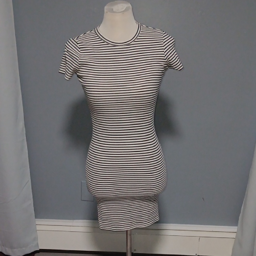 Casual Black and White Strechy Sleeve Mini Dress